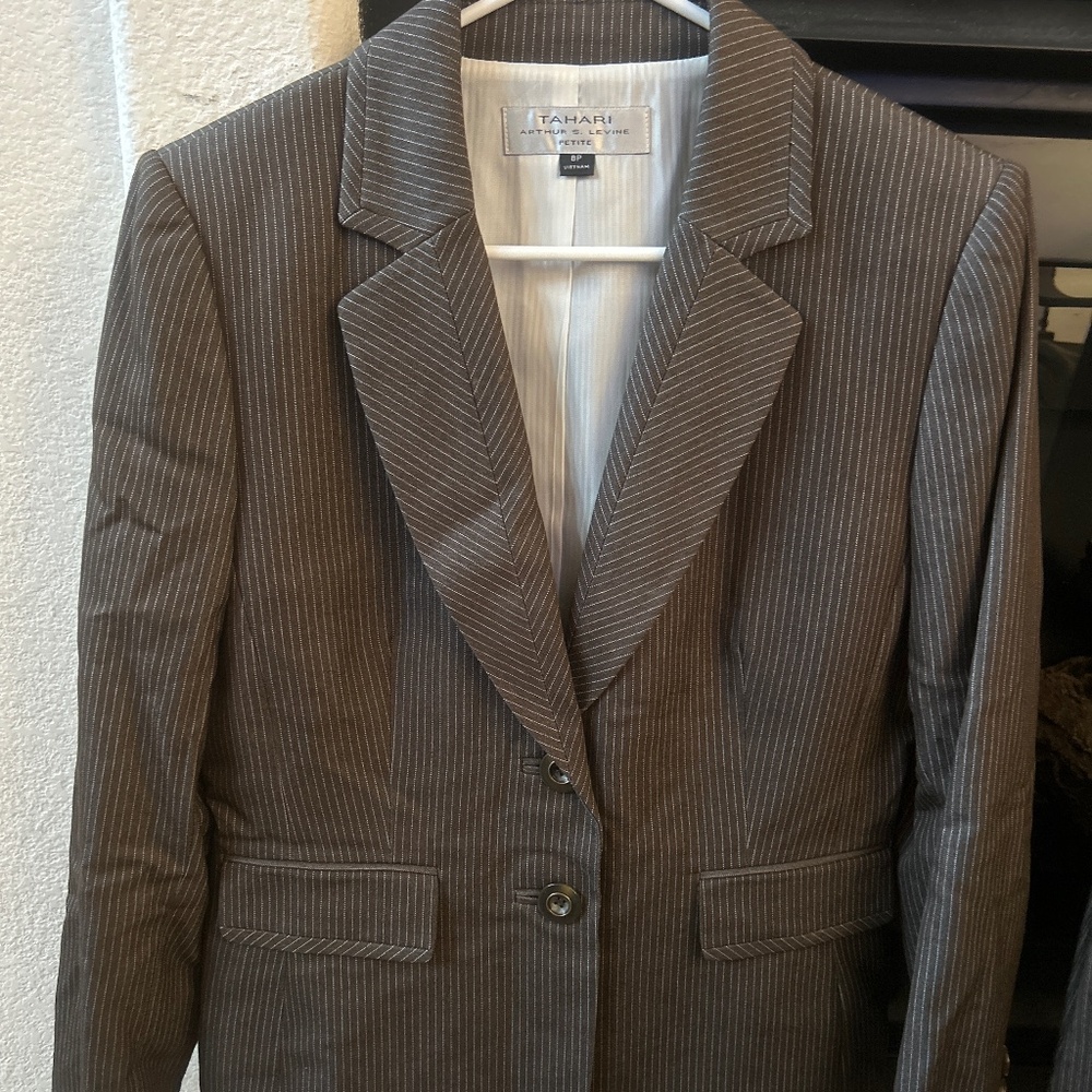 Tahari pant suit